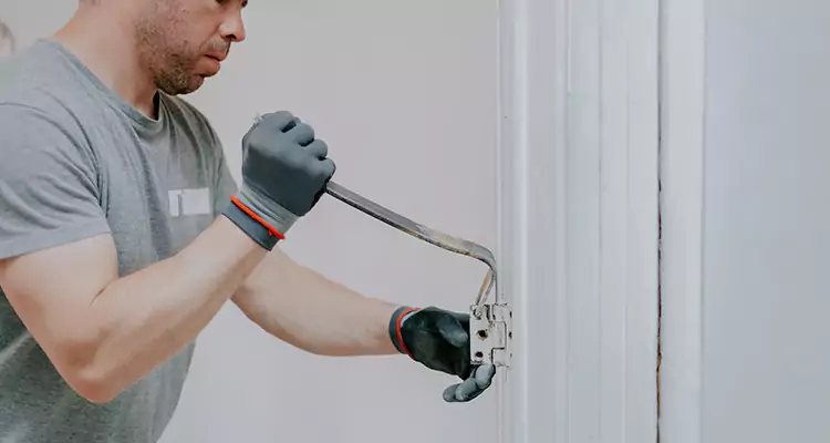 Cracked Door Jamb Repair in West Pensacola, FL